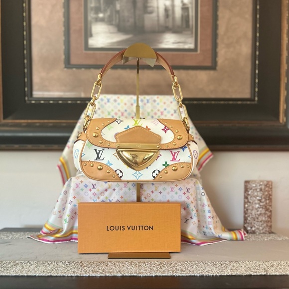 LIVE Luxury Handbag & Accessories Show •LV • Chanel • Dior • Gucci & More - Picture 5 of 15